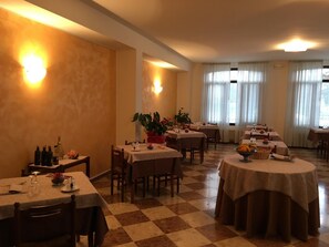View from property - Hotel Ristorante Dotto (Maserada sul Piave)