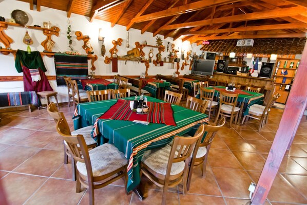 View from property - Family Hotel Victoria Gold (Mineralni Bani)