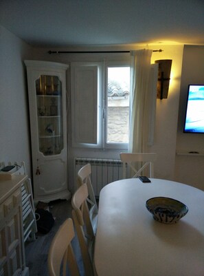 Dining - ¡Perfect 8-bedroom house with AC in cool Valdealgorfa (Valdealgorfa)