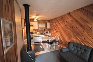 Unclassified image, 2 of 68, button - "high Falls Bay Cottages, Camping & Waterpark" (Bracebridge)