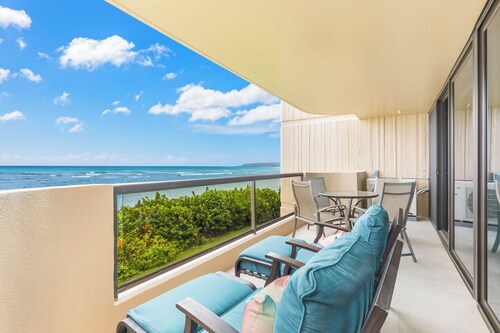 Oceanfront North Shore Escape Remodeled 1-bedroom, 2-bath Condo
