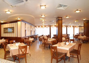 用餐
