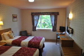 View from property - Willowbank Hotel (Largs)