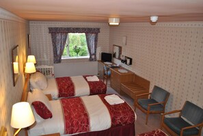 View from property - Willowbank Hotel (Largs)