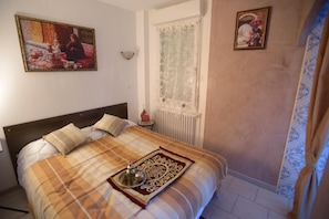 View from property - L'acilya (Roussillon-en-Isere)