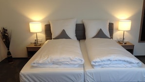 Unclassified image, 3 of 20, button - Tankbar's Hotelchen (Heroldsberg)