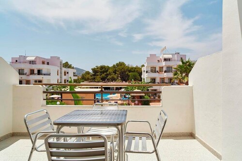 Invisa Aparthotel Casa Luis