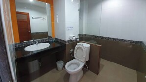 Bathroom - Al Ameen Hotel (Mueang Krabi)