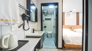 Standard-Doppelzimmer | Badezimmer