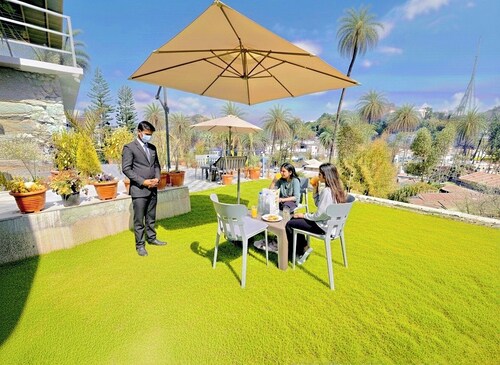 Royal Raj Palace Near Nakki Lake Mount Abu