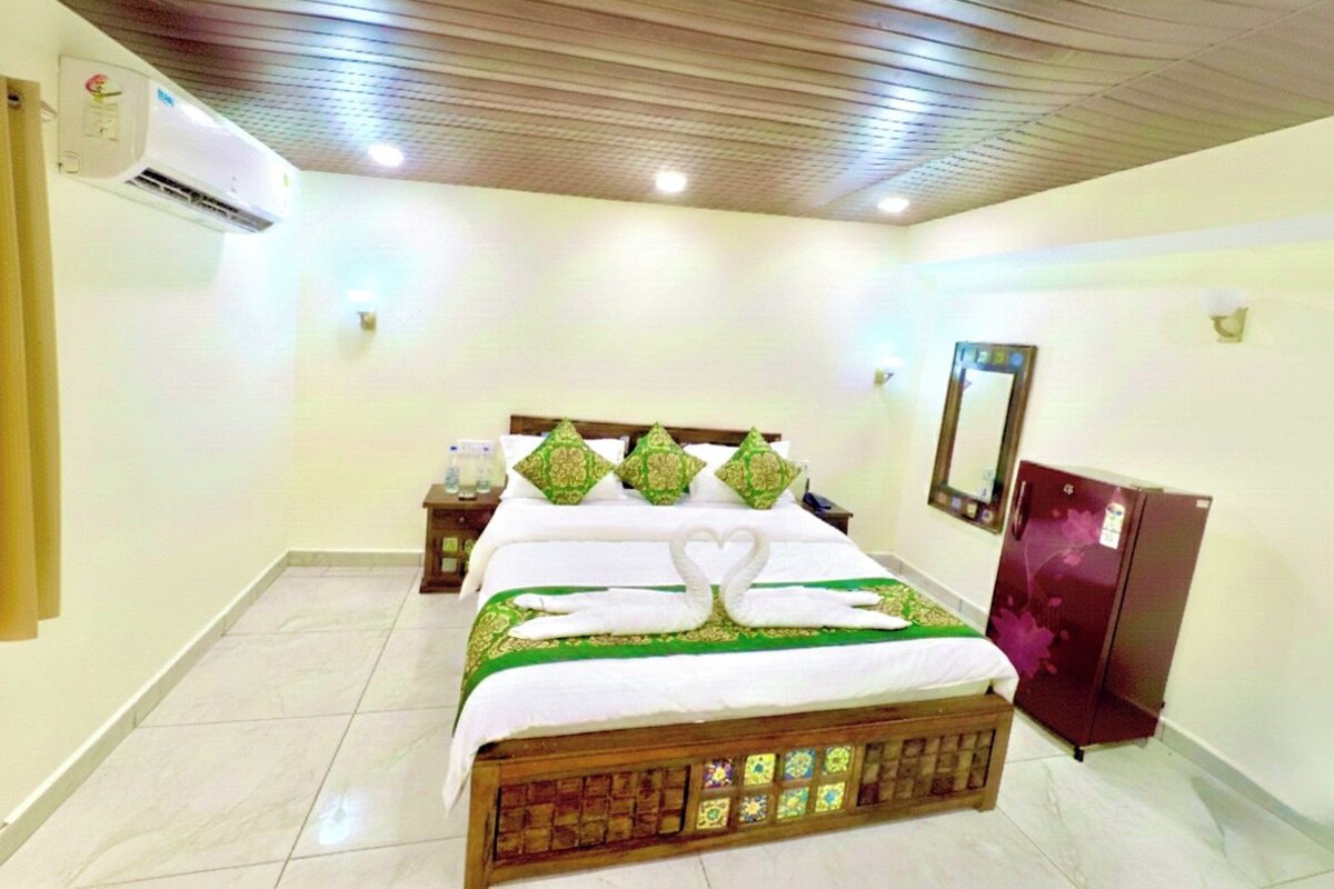 Family Room | WiFi (free)