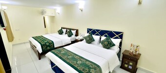 Royal Raj Palace Near Nakki Lake Mount Abu