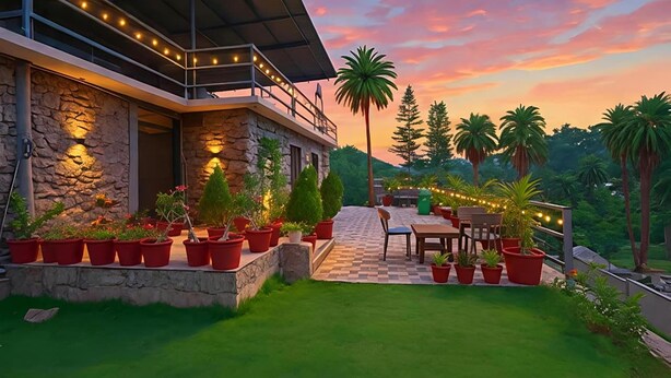 Outdoor dining - Royal Raj Palace (Aburaj)