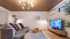 Living area - NIKYO Hoshi House Private Villa OSAKA (Osaka city,Taisho-ku)