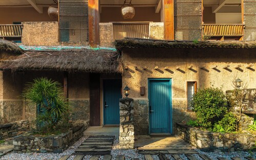 Twelve Manor Xiangdian Yuanyang Retreat