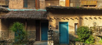 Twelve Manor Xiangdian Yuanyang Retreat