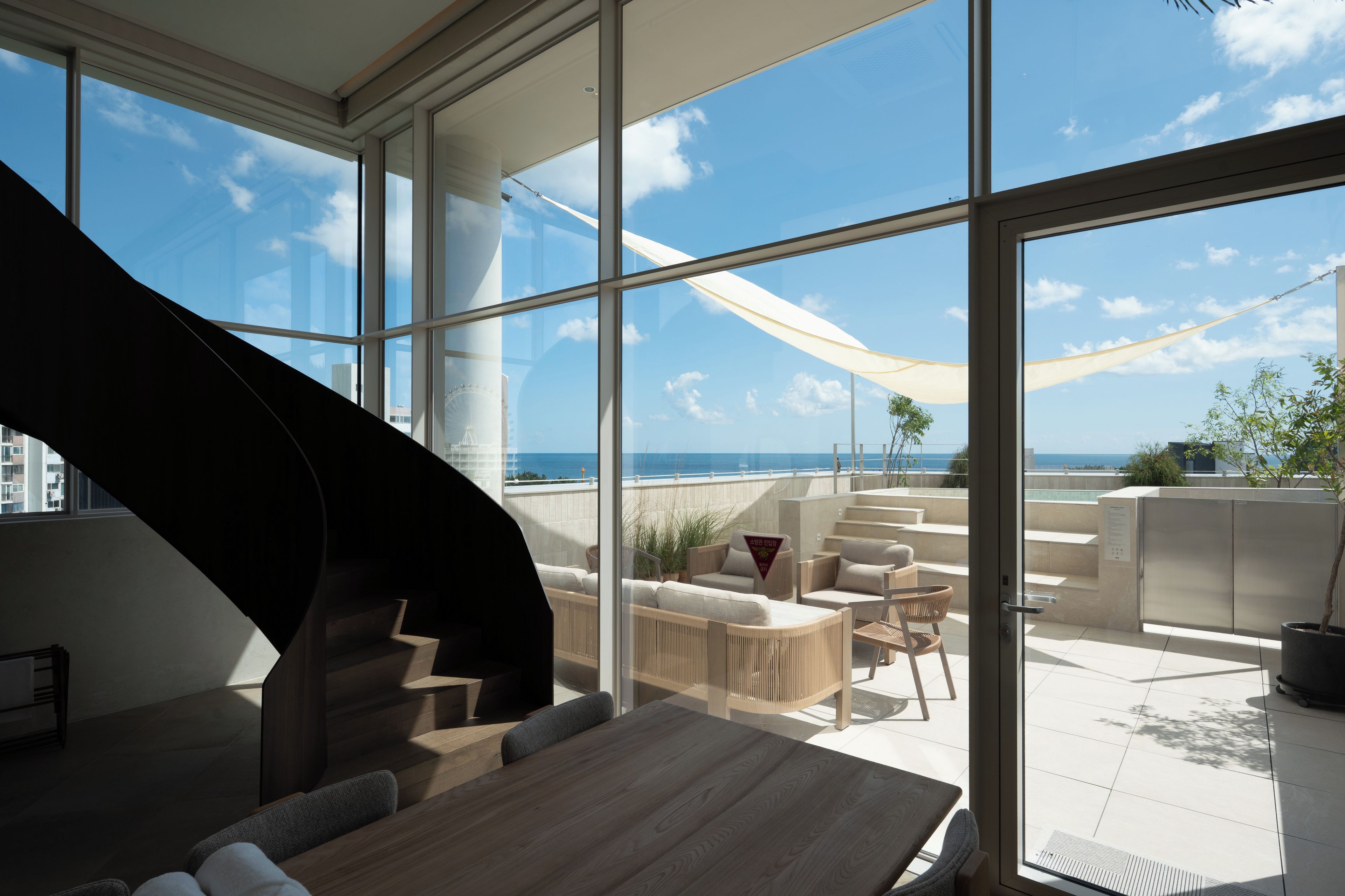 Penthouse, Balcony | WiFi (free), bed sheets