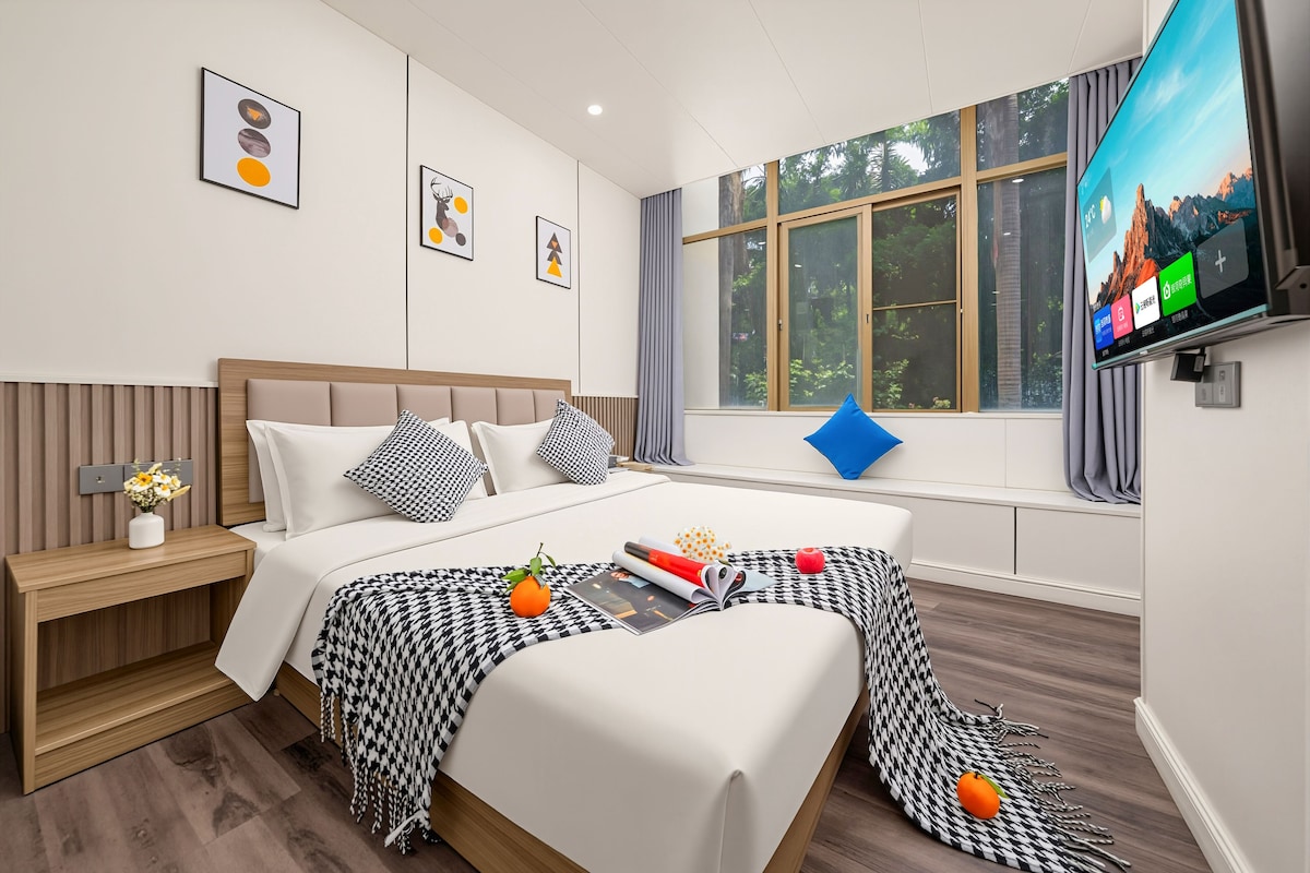 Habitación doble de lujo, vista a la ciudad | Escritorio, espacio para trabajar con laptop y insonorización 