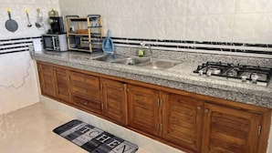 Private kitchen - Beautiful apartment • Air Conditioning, Elevator, High-Speed Wi-Fi (Oriental)