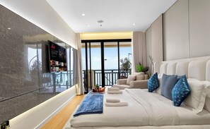Apartamento de lujo, vistas al mar | Caja fuerte, cortinas opacas, tabla de planchar con plancha