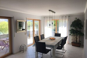 Dining - "Abundance" - the Great (Bernkastel-Kues)