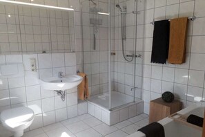 Bathroom - "Abundance" - the Great (Bernkastel-Kues)