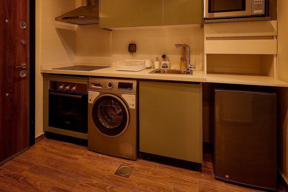 Apartment, 3 Bedrooms, Non Smoking | Private kitchen | Full-sized fridge, microwave, oven, stovetop