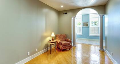 Wahoo Getaway Near Civic Center & Shops