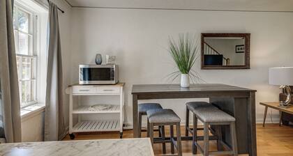 Walk to Park & Med Center: Pueblo Condo