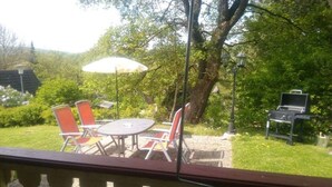 Outdoor dining - Holiday home in Kinding with swimming pool (Kinding)