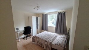 Unclassified image, 2 of 13, button - 3BR Home w/ Driveway Parking Near Cardiff Centre (London)