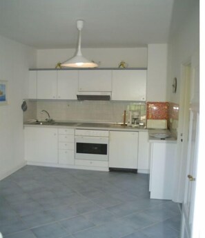 Private kitchen - Holiday apartment with 1 bedroom (Sierksdorf)