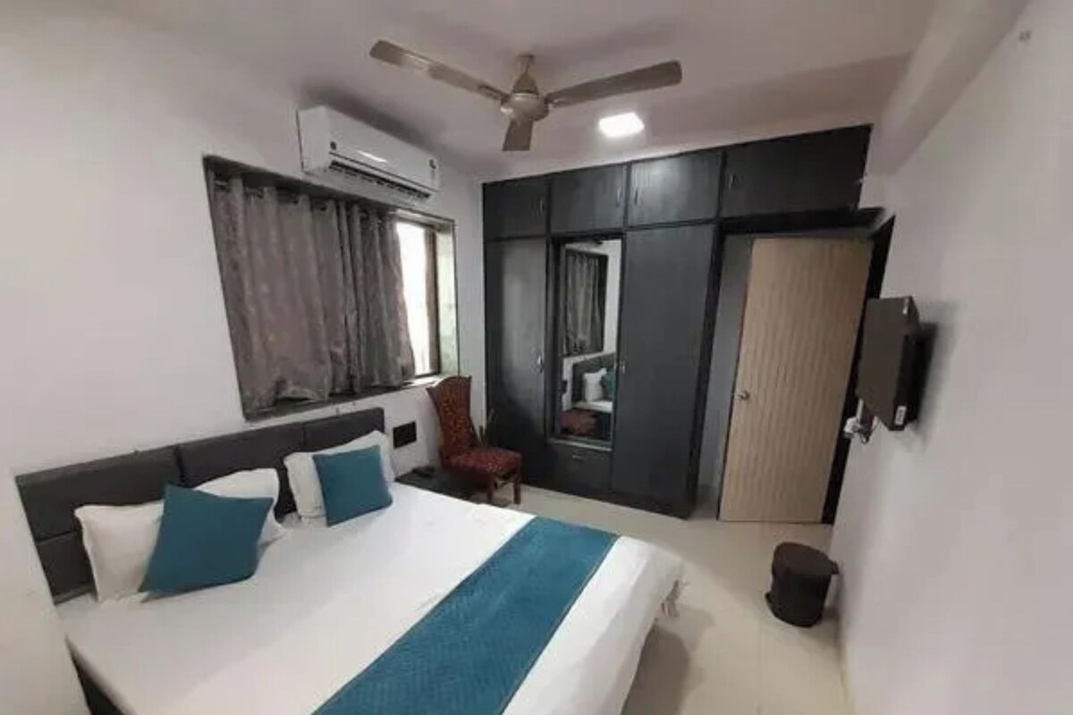 Executive Room | Egyptian cotton sheets, premium bedding, in-room safe, desk