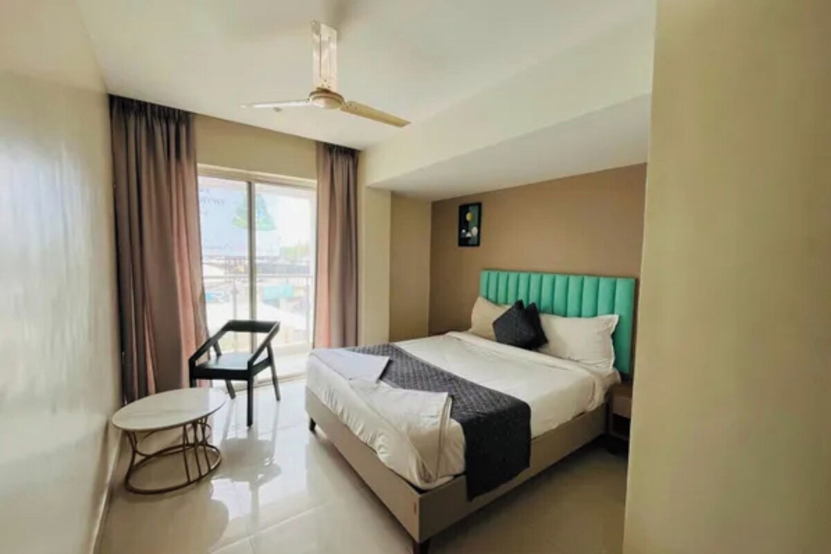 ห้องพรีเมียม | ผ้าปูที่นอนฝ้ายอียิปต์, เครื่องนอนระดับพรีเมียม, ตู้นิรภัยในห้องพัก