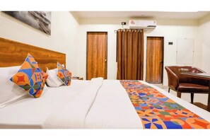 Room - Fabhotel Leo Pride (Chhatrapati Sambhajinagar)