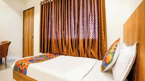 FabHotel Leo Pride