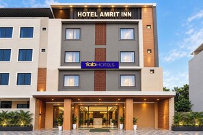 Unclassified image, 2 of 34, button - Fabhotel Amrit Inn (Indore)