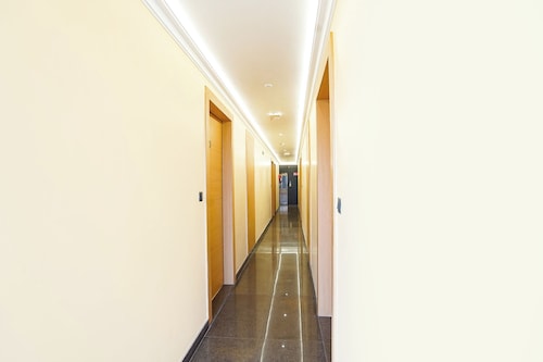 Fabhotel Shri Hari Villa