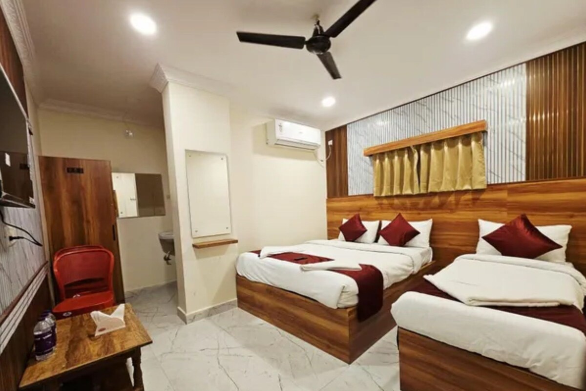 Habitación familiar | Sábanas de algodón egipcio y ropa de cama de alta calidad
