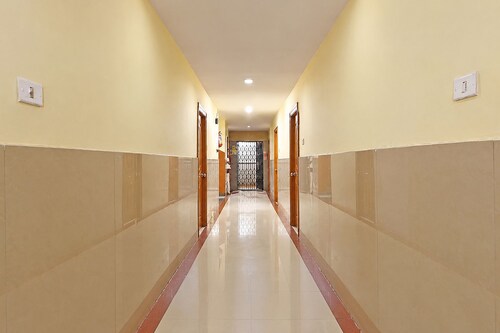 Fabhotel Sgs Residency
