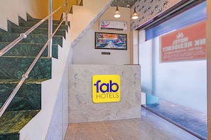 Quầy tiếp tân
