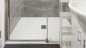 Unclassified image, 3 of 16, button - New! Modern 2BR Flat | Forest Gate (Greater London)