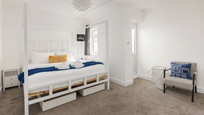 Unclassified image, 2 of 16, button - New! Modern 2BR Flat | Forest Gate (Greater London)