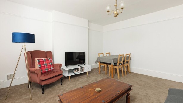 Unclassified image, 1 of 15, button - New! Inviting 1BR Flat in Woolwich (Greater London)
