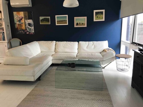 Chiara`s Art Cottage 1BR Coastal Garden Retreat