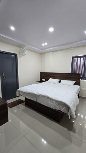 Deluxe Single Room, 1 King Bed | WiFi (free) - Sri Raj Residency  (Kolar)