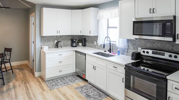 House, Patio, Garden View | Dapur peribadi