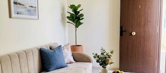 AWNY INN - Luxury Boutique Apartment & Café