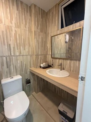 Deluxe Room | Bathroom - Park View Stay (Malé)
