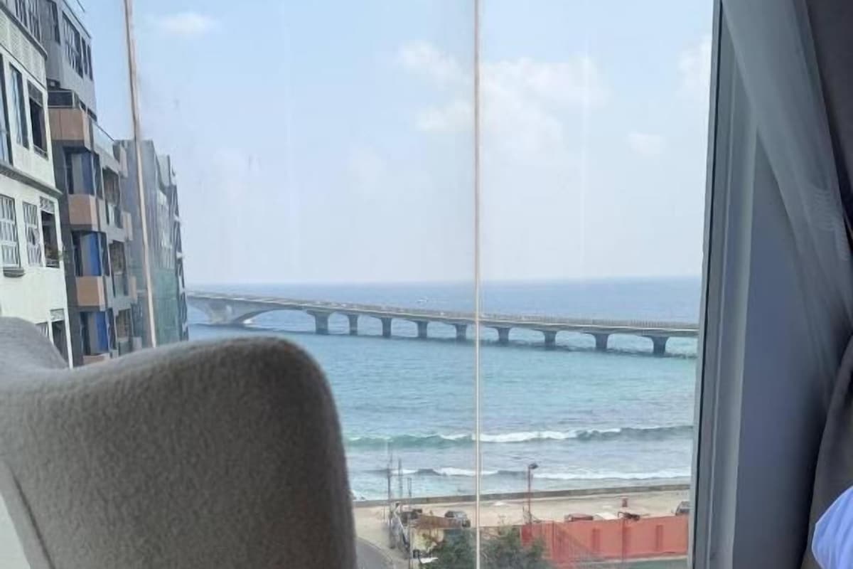 Deluxe Double Room, Balcony, City View | Interior